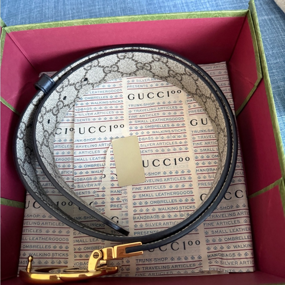 Gucci Black Leather Belt with Gold Double G Buckle and GG Canvas Interior - Picture 4 of 6
